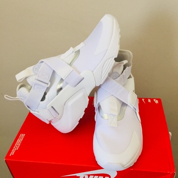 SOLD-NIKE HUARACHE CITY WOMEN'S SIZE 7.5 BRAND NEW - Picture 6 of 8